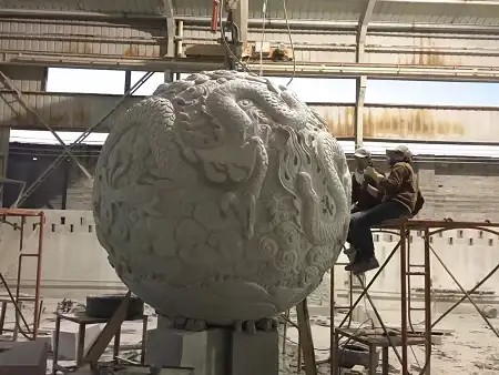 山东临清市和济置业钻石轩房产球体雕塑